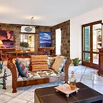 Villa Stony Volcano View SantʼAgata sui Due Golfi
